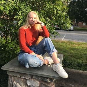 Meet your Posher, Michaela